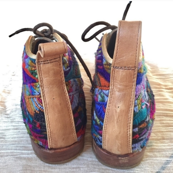 Absolutely Incredible Vintage Embroidered Ankle Boots from Guatemala - Picture 4 of 8